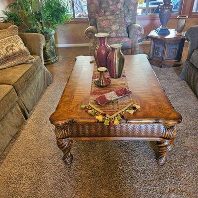 Beautiful  coffee table matches end table
