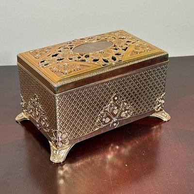 MUSICAL JEWELRY CASE | Musical jewelry case with felt lined interior. - h. 4 x w. 7 x d. 4.5 in

