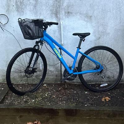 NASHBAR MOUNTAIN BIKE | Nashvar 24-speed mountain bike with 16in. Frame, shimano Altus gears & disc brakes, and SR Slintour NEX...