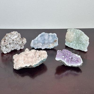 (5pc) MIXED CRYSTALS & GEODES | Including: amethyst, smoky quartz, and more! - w. 3 x l. 5 in (largest)

