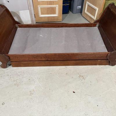 $375 - Ethan Allen Sleigh Bed