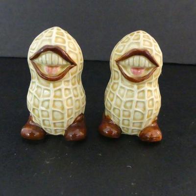 Vintage Lefton Jimmy Carter Peanut Salt & Pepper Shakers #H693