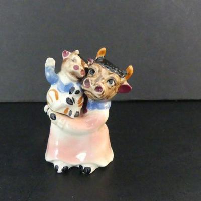 Vintage Hand Painted Japan Mother Cow & Calf Salt & Pepper Shakers