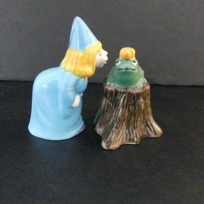 Vintage Clay Art Witch Kiss a Frog Salt & Pepper Shakers