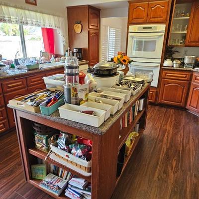 Full kitchen!