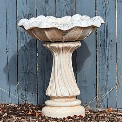 Bird bath concrete 