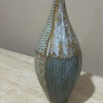 complimenting vase