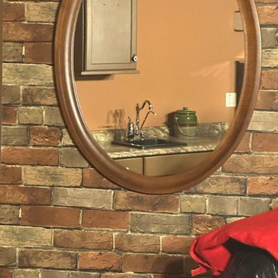 pretty oval mirror