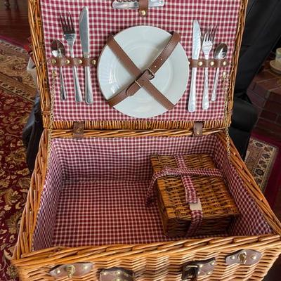 I’m picnic basket 