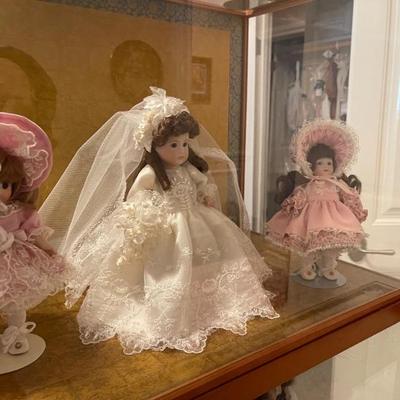 Dolls 
