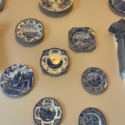 Blue plates 