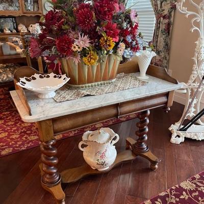 Accent antique table 
