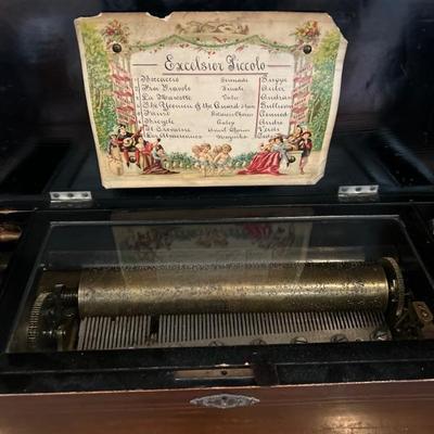 Music box up close 