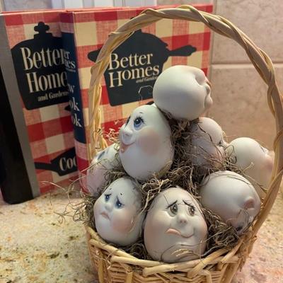 Sale Photo Thumbnail #140: Egg basket 