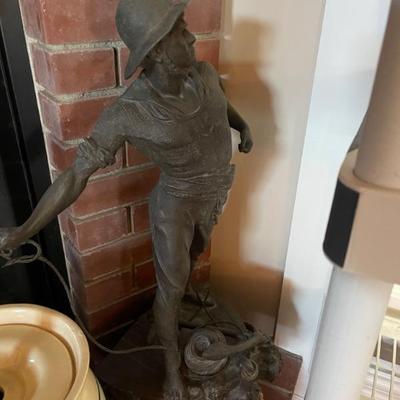 Statues 