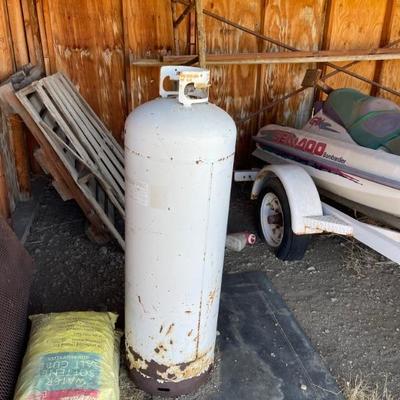 Propane tank 