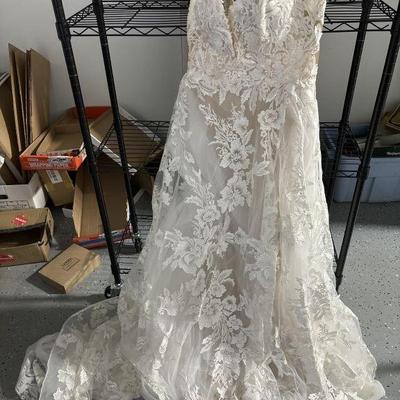 Lot 151 | Calla Blanche Size 12 Dress
