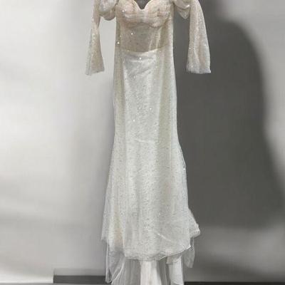 Lot 150 | Vera Wang Size 12 Long Sleeve Wedding Dress
