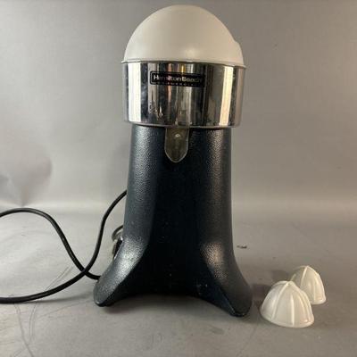 Lot 49 | Hamilton Beach Electric Juicer: Powers on
