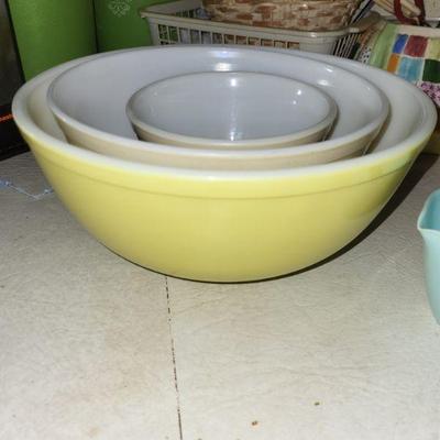 Vintage pyrex