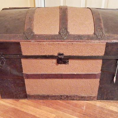 Camel back trunk