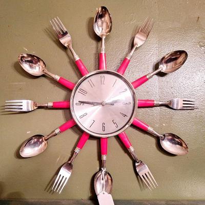 Mid-ctnt kitchen clock
