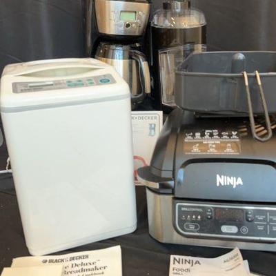 Ninja foodi grill
Black and decker all-in-one bread maker
Black and decker coffee maker
Black and decker food processor 