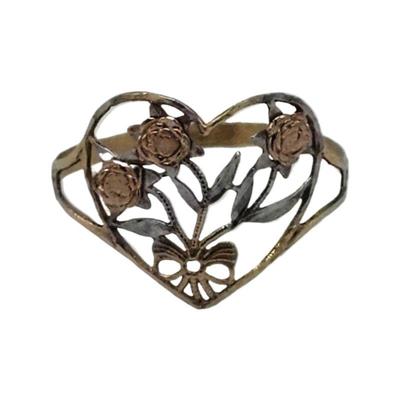 Lot 228
10k Gold Ring Sz 8 Weight 0.60 grams Hallmark Ma Estimated Melt Value: $21.22 as of (1/5/2025) Buyer is responsible to pay for...