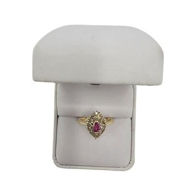 Lot 187
14k Gemstone Ring Sz 6.75 Weight 4.23 grams (including stones) Estimated Melt Value: $211.02 as of (1/2/25) (including stones)...