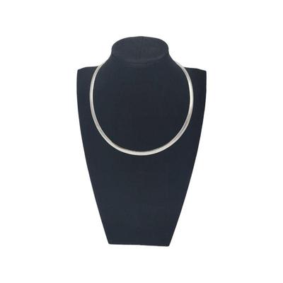 10k White & Yellow Gold Herringbone Necklace Aurfin / Peru / Shaws Jewelers  L 28 cm W 6 mm Thickness 1mm Grams 22  Estimated Melt...