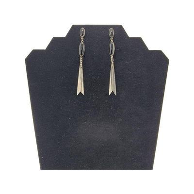 Onyx Dangle Post Earning L 9.5cm Grams 9.05 Buyer is responsible to pay for Shipping (See Shipping Details)