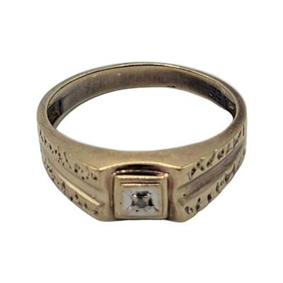 10k Engraved Ring Sz 10 Weight 3.65 grams (including stone) Estimated Melt Value: $129.07 as of (1/4/25) (including stone) Buyer is...