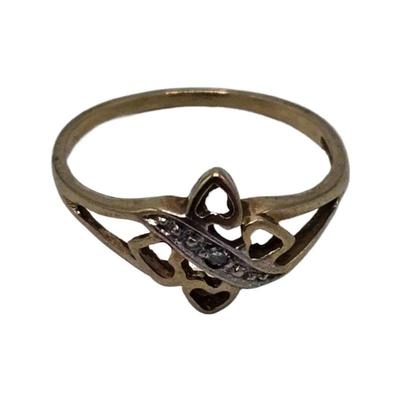 Lot 212
10k Gold Accent Ring Hallmark: AAJ Sz 3 Weight 0.86 grams (includes stones) Estimated Melt Value: $30.41 as of (1/5/25) (includes...