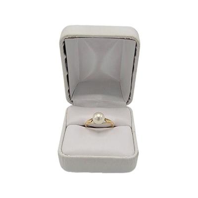 Lot 169
14k Ring 

Sz 6

Weight 2.37 grams w/ stone 

Estimated Melt Value: $118.00 as of (1/2/25) (with stone)

Buyer is responsible to...