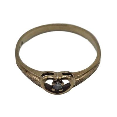 Lot 206
10k Heart Diamond Ring
Sz 7
Weight: 1.36 grams (including stone) 
Estimated Melt Value: $ 48.09  as of (01/08/2025) (including...