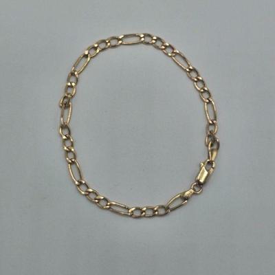 Lot 15
14k Italian Figaro Chain Bracelet

Hallmarks: 585 & Italy

Lobsterclaw Clasp

L 21cm W 5mm

Weight 2.89 Grams

Estimated Melt...