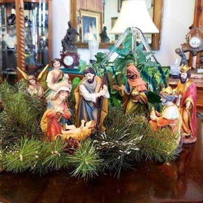 Beautiful 12 piece nativity