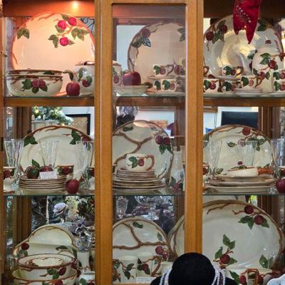 Huge collection English Franciscan Apple pattern