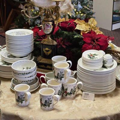 Large collection Portmeirion Holly & Ivy dishes