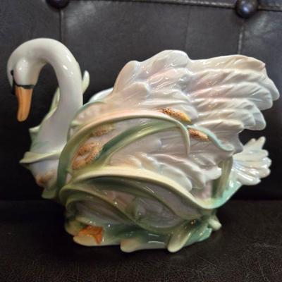 Franz Southern Splendor porcelain swan