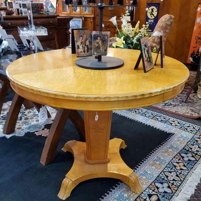 Swedish adjustable height table