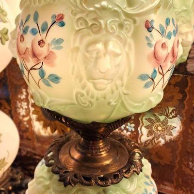 Gone With the Wind Green w/ Lions Lamp (heavy!)