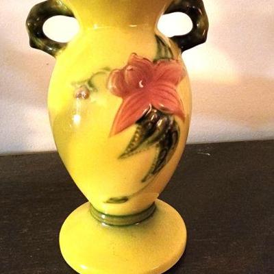 Vintage Hull Woodland Yellow Green Floral Double Handled Vase