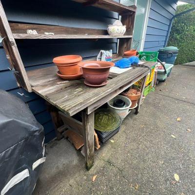 Outdoor garden station
