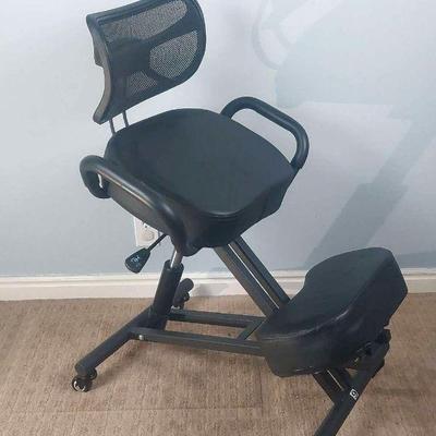 Adjustable Kneeling Chair with Wheels