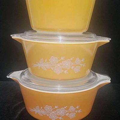 Vintage Pyrex Butterfly Gold 3-Piece Casserole DIshes - 2 with Lids