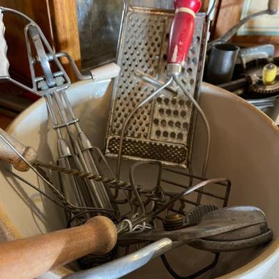 Old kitchen pieces 