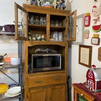 Microwave cart hutch 