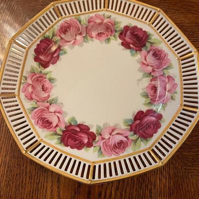 Antique plates 