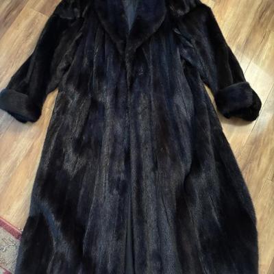 Luxurious full length mink coat, size 16.